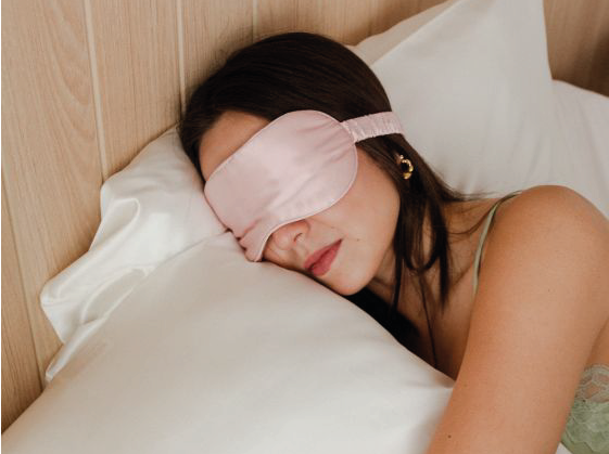 Dormir con Antifaz: Mejorando la Calidad del Sueño